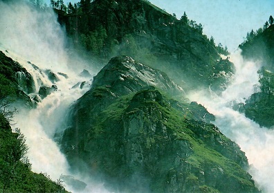 Hardanger, Låtefoss waterfall