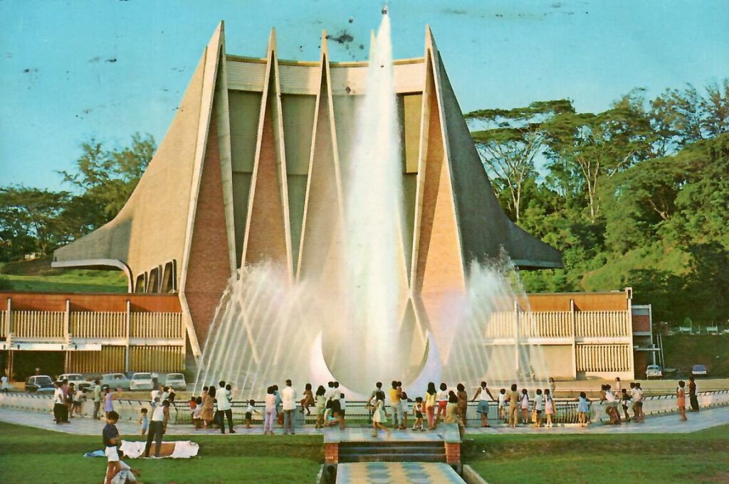 National Theatre & Water Fountain (Singapore)