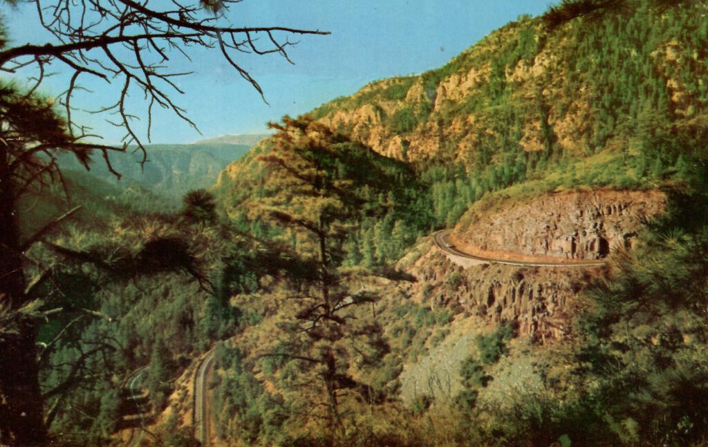 Oak Creek Canyon, The Switchbacks