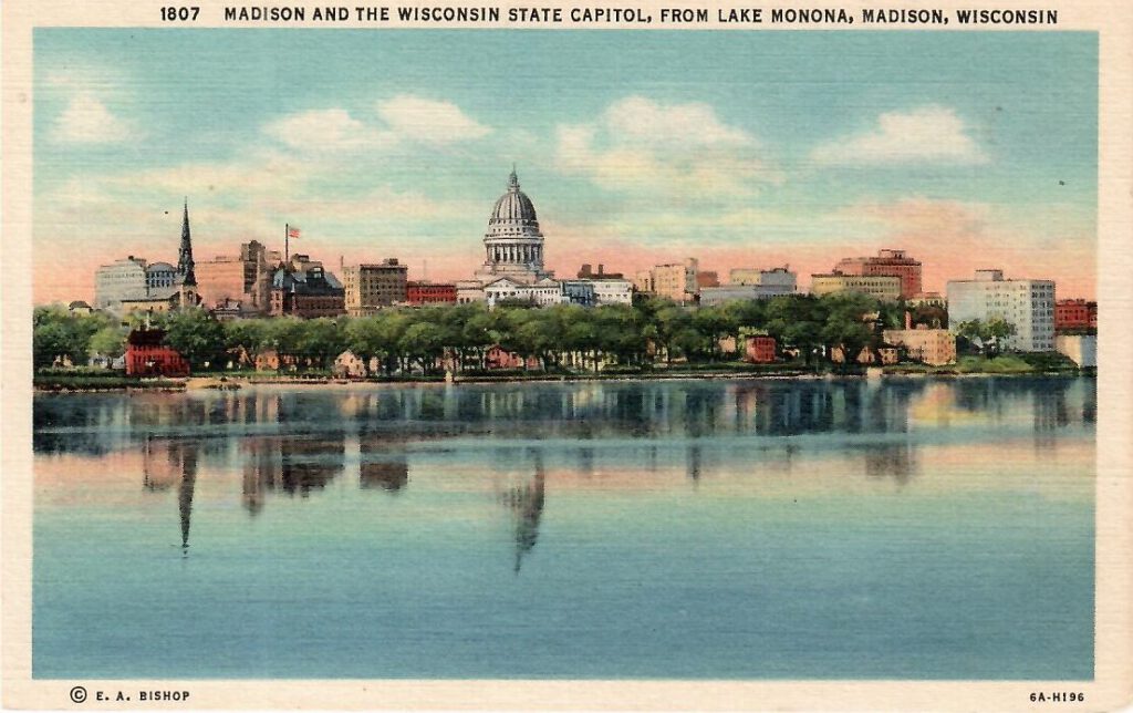Madison, State Capitol from Lake Monona (Wisconsin, USA)