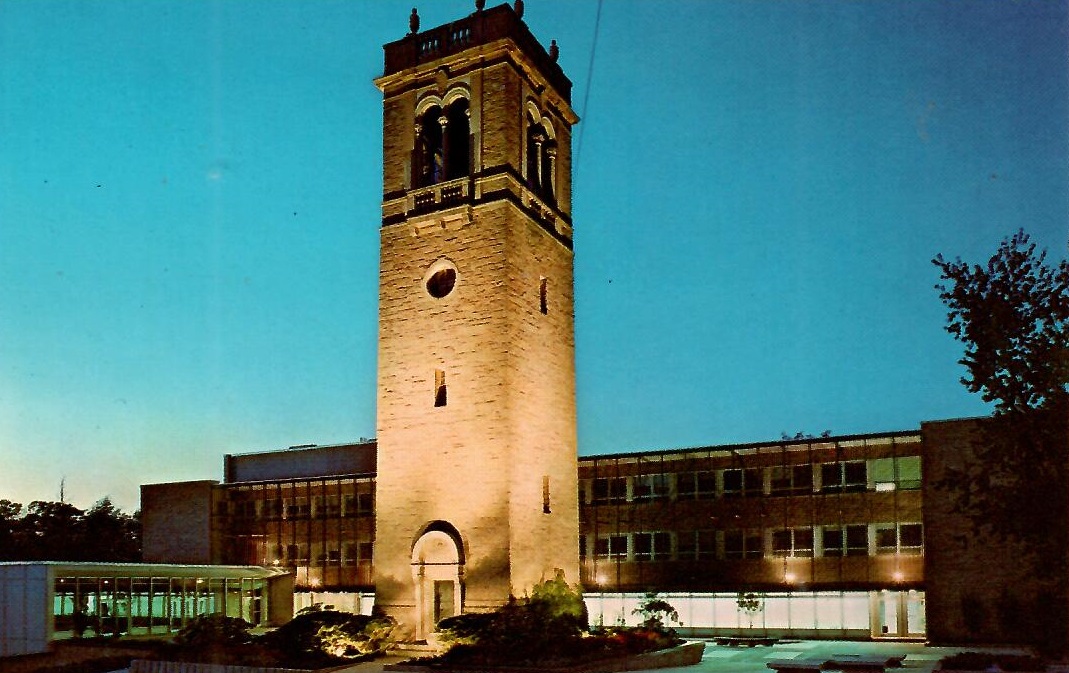 Madison, University of Wisconsin, Carillon Tower – Social Science Building (USA)