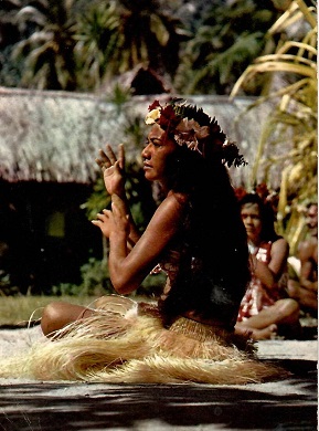 Moorea (Tahiti), Aparima Dancer